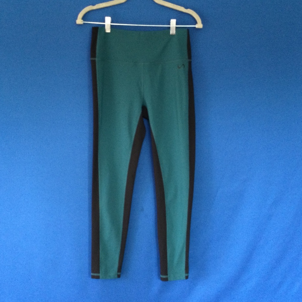 TLF Medium 3/4 Tights Teal and Black Running Workout 25" inseam